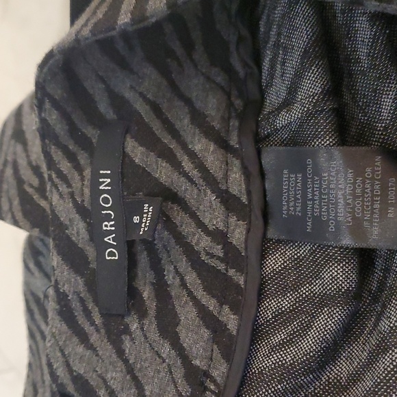 Black & Charcoal Leopard print skirt with belt, size 8, Darjoni - Picture 3 of 5